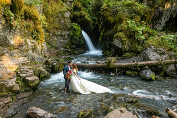 Alaska Destination Wedding: Hanna & Theresa in Girdwood