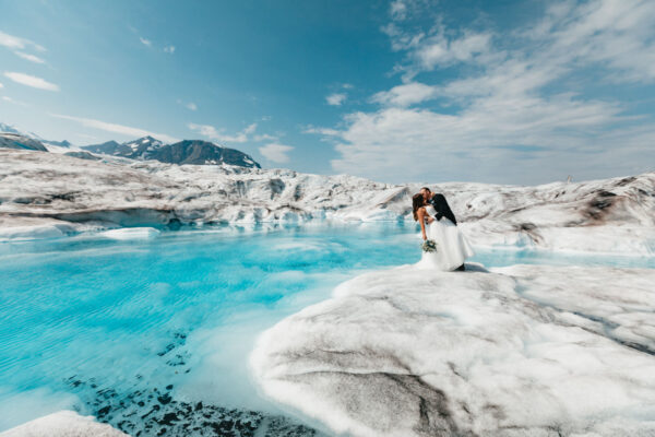 What Does an Alaskan Elopement Look Like?